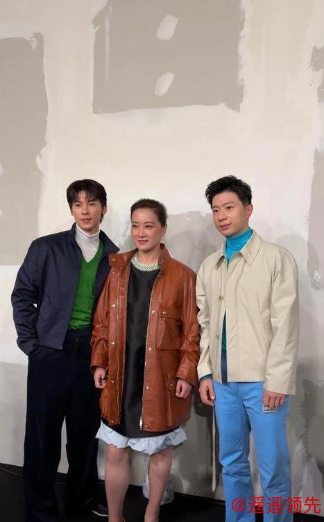 米兰这天，当38岁马龙和男明星同框，才知啥叫抗老脸，一点都不输