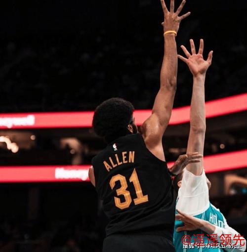 米切尔24+6克努佩尔21+11 骑士客场险胜黄蜂